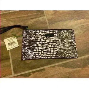 🆕 VERA BRADLEY Wristlet